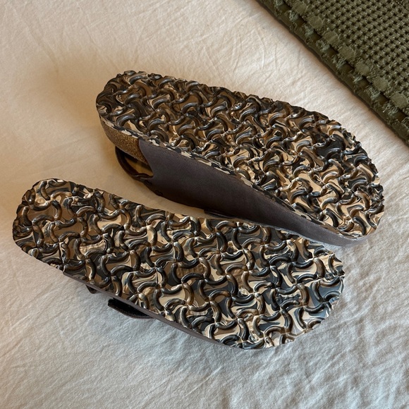 Women's Brown Slip-On Slippers - Picture 2 of 8
